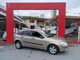 FORD - FOCUS 1.6 GL 8V FLEX 4P MANUAL - 2008/2009 - DOURADA - R$ 29.800,00