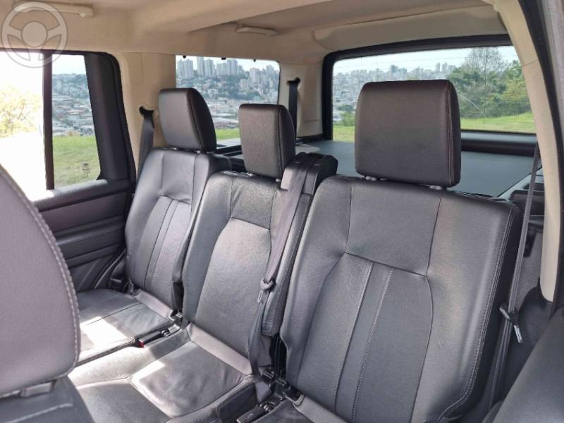 LAND ROVER - DISCOVERY 4 3.0 SE 4X4 V6 24V BI-TURBO DIESEL 4P AUTOMÁTICO - 2013/2013 - PRETA - R$ 98.000,00