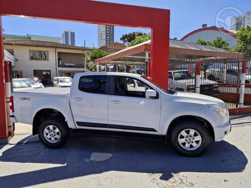 CHEVROLET - S10 2.8 LT 4X4 CD 16V TURBO DIESEL 4P AUTOMÁTICO - 2013/2014 - BRANCA - R$ 109.000,00