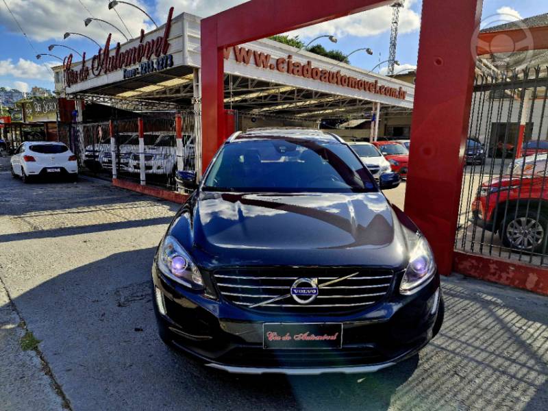 VOLVO - XC60 2.4 D5 MOMENTUM DIESEL AWD 4P AUTOMÁTICO - 2016/2017 - CINZA - R$ 98.000,00