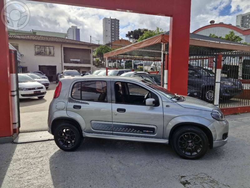 FIAT - UNO 1.4 EVO SPORTING 8V FLEX 4P MANUAL - 2014/2014 - PRATA - R$ 42.900,00