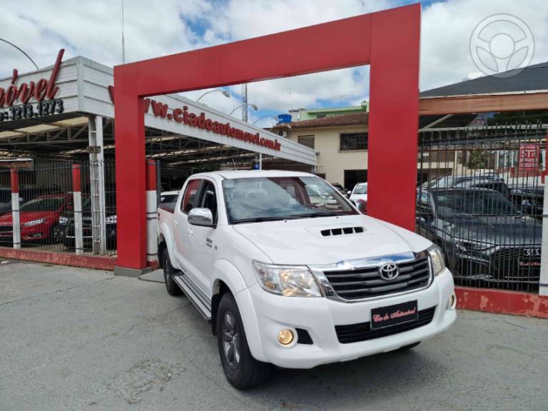 TOYOTA - HILUX 3.0 SR 4X4 CD 16V TURBO INTERCOOLER DIESEL 4P AUTOMÁTICO - 2014/2015 - BRANCA - R$ 139.000,00