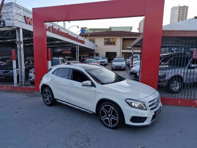 MERCEDES-BENZ - GLA 250 2.0 16V TURBO SPORT 4P AUTOMÁTICO - 2015/2016 - BRANCA - R$ 134.000,00