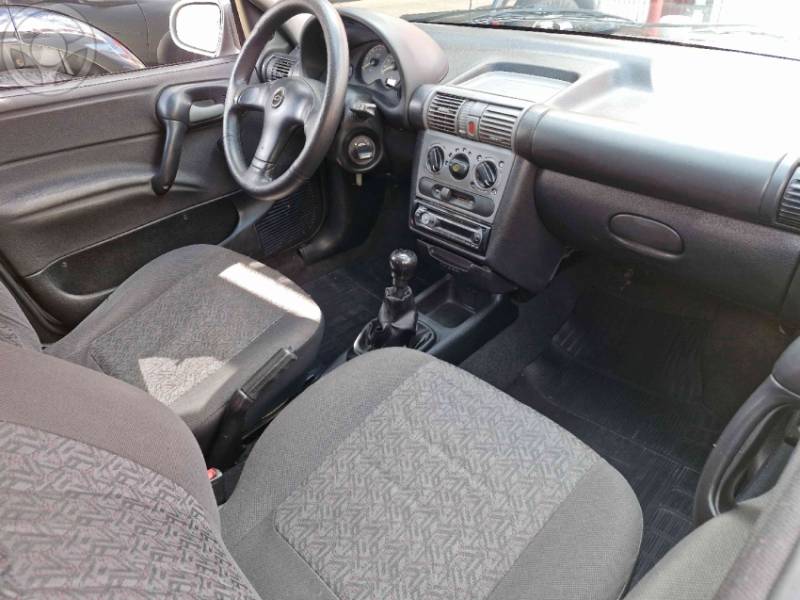 CHEVROLET - CORSA 1.0 MPFI CLASSIC SEDAN LIFE 8V FLEX 4P MANUAL - 2006/2007 - PRATA - R$ 22.900,00