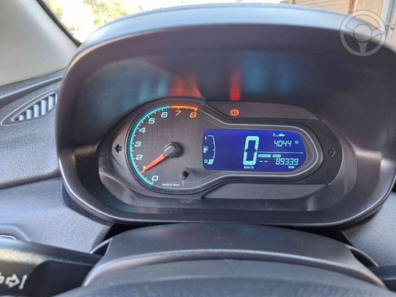 CHEVROLET - ONIX 1.4 MPFI LTZ 8V FLEX 4P MANUAL - 2017/2018 - BRANCA - R$ 63.900,00