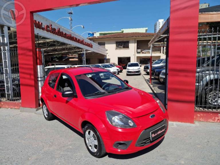 FORD - KA 1.0 MPI 8V FLEX 2P MANUAL - 2013/2013 - VERMELHA - R$ 26.900,00