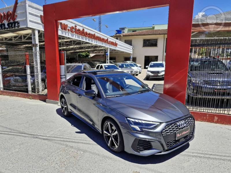 AUDI - A3 2.0 TFSI PERFORMANCE BLACK SEDAN 4P AUTOMÁTICA - 2022/2023 - CINZA - R$ 199.000,00