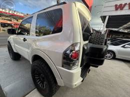 MITSUBISHI - PAJERO FULL 3.8 HPE 4X4 V6 24V 2P AUTOMÁTICO - 2012/2013 - BRANCA - R$ 119.000,00