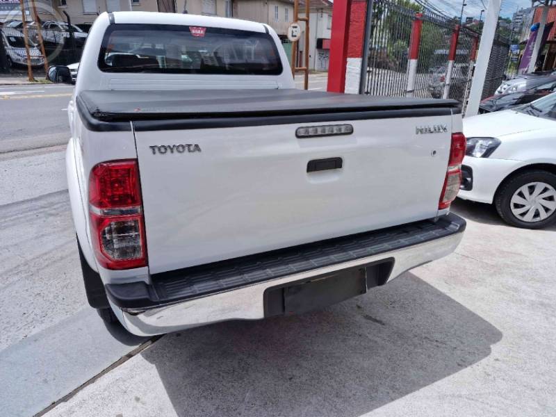 TOYOTA - HILUX 3.0 SR 4X4 CD 16V TURBO INTERCOOLER DIESEL 4P AUTOMÁTICO - 2014/2015 - BRANCA - R$ 142.000,00