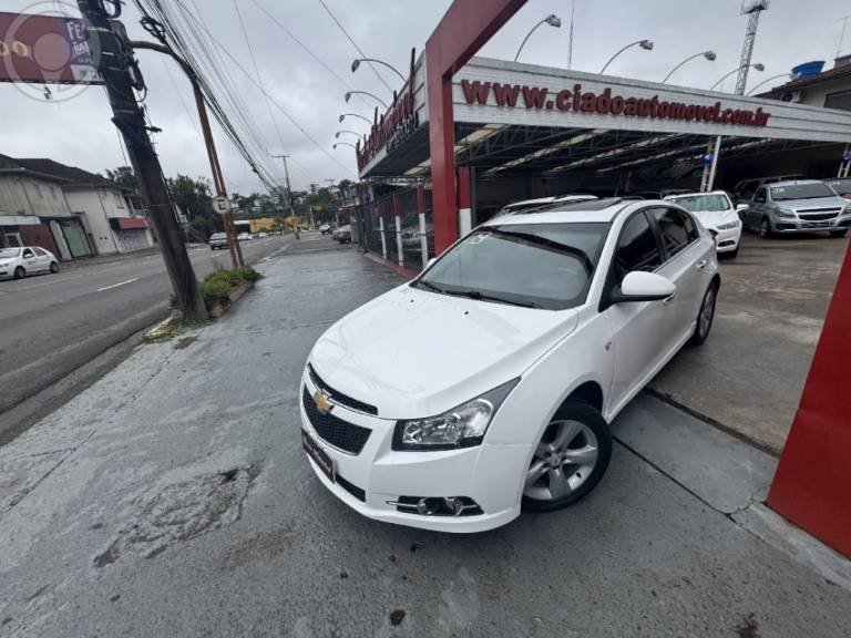 CHEVROLET - CRUZE 1.8 LTZ SPORT6 16V FLEX 4P AUTOMÁTICO - 2013/2014 - BRANCA - R$ 66.900,00