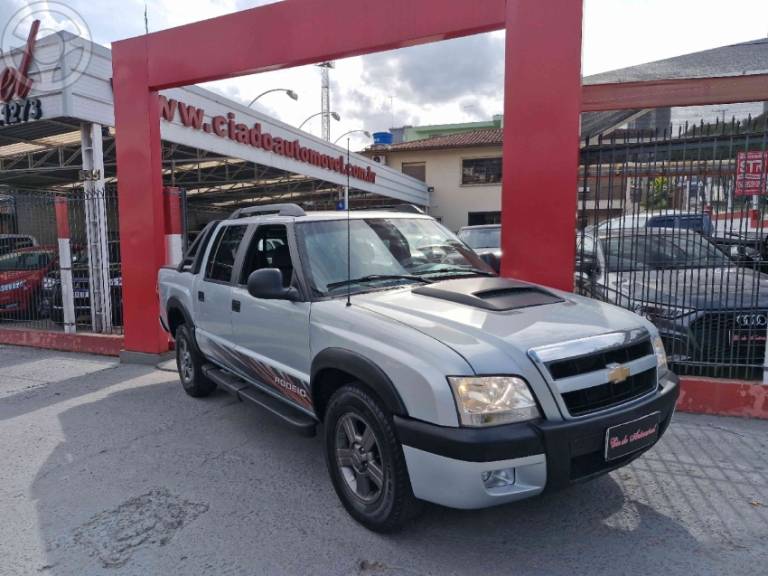 CHEVROLET - S10 2.4 MPFI RODEIO 4X2 CD 8V FLEX 4P MANUAL - 2010/2011 - PRATA - R$ 61.900,00
