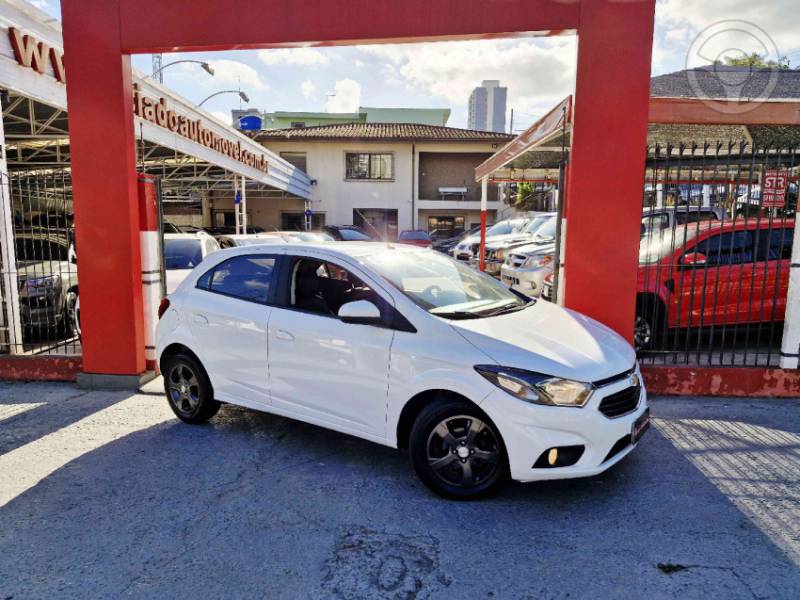 CHEVROLET - ONIX 1.4 MPFI LTZ 8V FLEX 4P MANUAL - 2017/2018 - BRANCA - R$ 63.900,00