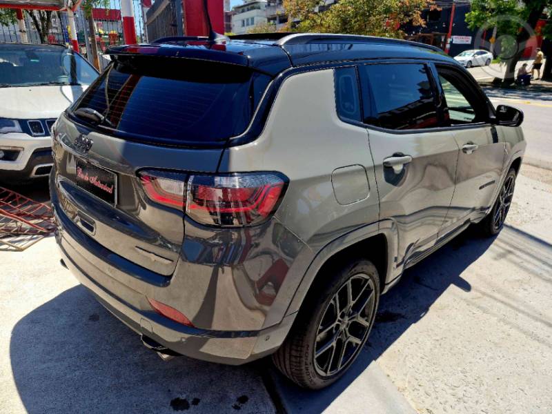JEEP - COMPASS 2.0 HURRICANE BLACKHAWK 4X4 TURBO 4P AUTOMÁTICO - 2024/2025 - CINZA - R$ 225.000,00