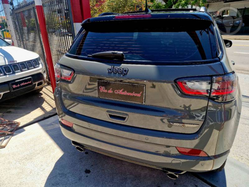 JEEP - COMPASS 2.0 HURRICANE BLACKHAWK 4X4 TURBO 4P AUTOMÁTICO - 2024/2025 - CINZA - R$ 225.000,00