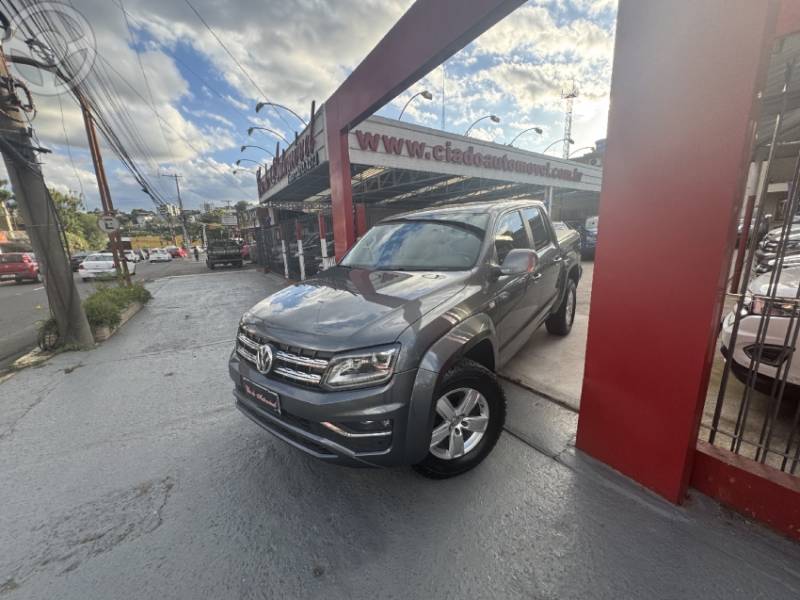 VOLKSWAGEN - AMAROK 2.0 HIGHLINE 4X4 CD 16V TURBO INTERCOOLER DIESEL 4P AUTOMÁTICO - 2016/2017 - CINZA - R$ 136.000,00