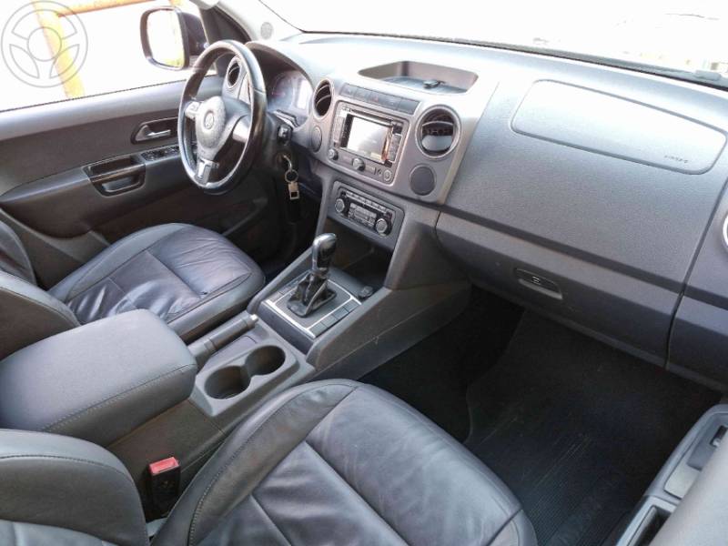 VOLKSWAGEN - AMAROK 2.0 HIGHLINE 4X4 CD 16V TURBO INTERCOOLER DIESEL 4P AUTOMÁTICO - 2013/2013 - PRETA - R$ 86.000,00