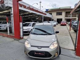 FORD - FIESTA 1.6 ROCAM SEDAN 8V FLEX 4P MANUAL - 2014/2014 - PRATA - R$ 34.900,00