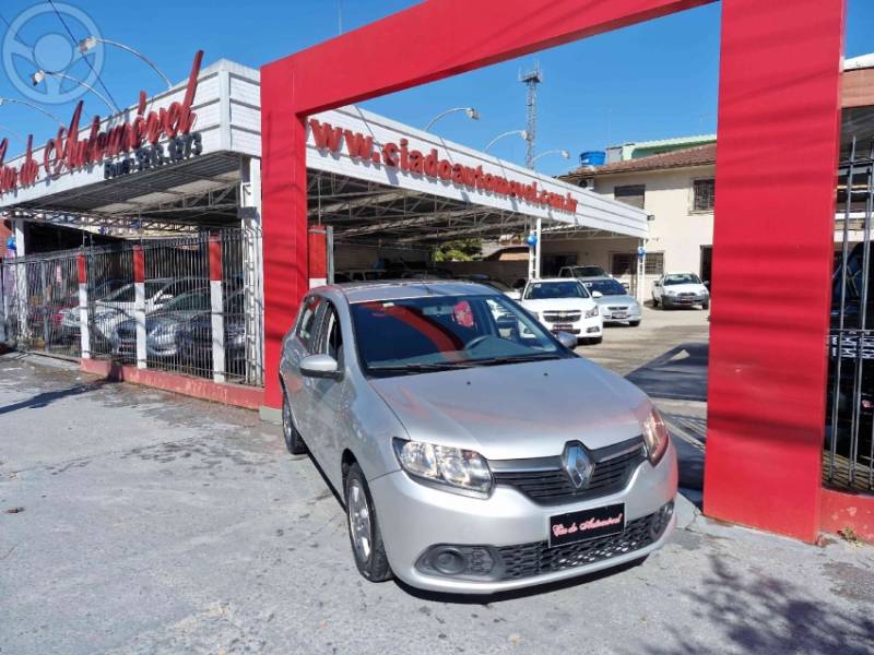 RENAULT - SANDERO 1.6 EXPRESSION 8V FLEX 4P MANUAL - 2015/2016 - PRATA - R$ 41.900,00