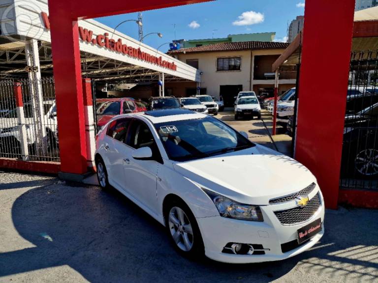 CHEVROLET - CRUZE 1.8 LTZ SPORT6 16V FLEX 4P AUTOMÁTICO - 2013/2014 - BRANCA - R$ 66.900,00