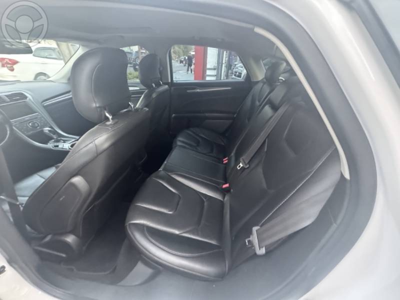 FORD - FUSION 2.0 TITANIUM AWD 16V 4P AUTOMÁTICO - 2012/2013 - BRANCA - R$ 78.900,00