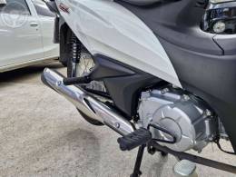 HONDA - BIZ 110I - 2022/2022 - BRANCA - R$ 13.900,00