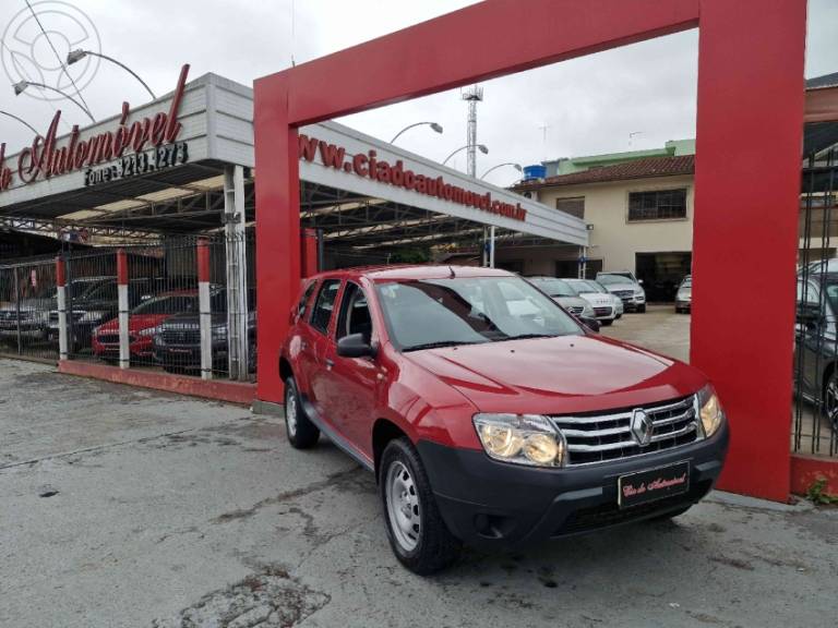 RENAULT - DUSTER 1.6 4X2 16V FLEX 4P MANUAL - 2012/2013 - BORDO - R$ 53.000,00