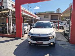 FIAT - TORO 2.0 16V TURBO DIESEL FREEDOM 4WD AT9 AUTOMÁTICO - 2018/2019 - BRANCA - R$ 104.900,00