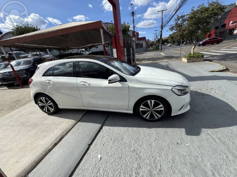 MERCEDES-BENZ - A 200 1.6 TURBO 16V FLEX 4P AUTOMÁTICO - 2017/2018 - BRANCA - R$ 119.000,00