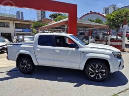 VOLKSWAGEN - AMAROK 3.0 V6 TDI HIGHLINE CD DIESEL 4MOTION AUTOMÁTICO - 2024/2025 - BRANCA - R$ 290.000,00