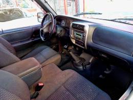 FORD - RANGER 2.3 SPORT 16V 4X2 CS 2P MANUAL - 2009/2010 - VERMELHA - R$ 59.000,00