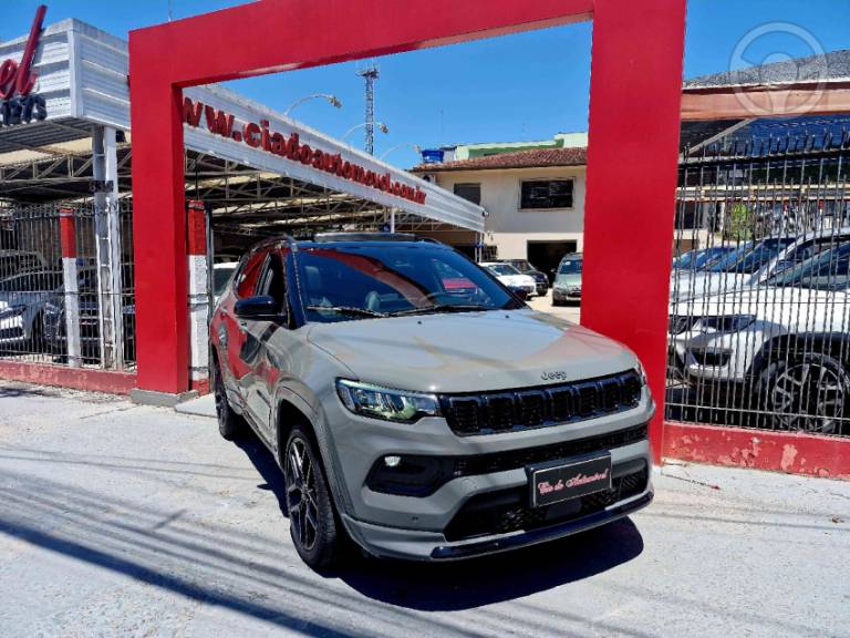 JEEP - COMPASS 2.0 HURRICANE BLACKHAWK 4X4 TURBO 4P AUTOMÁTICO - 2024/2025 - CINZA - R$ 225.000,00