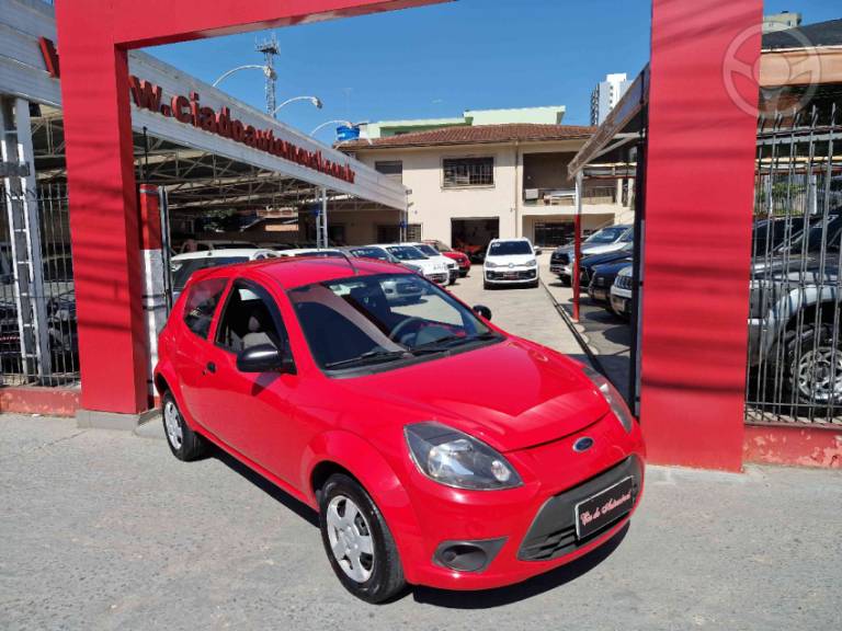 FORD - KA 1.0 MPI 8V FLEX 2P MANUAL - 2013/2013 - VERMELHA - R$ 26.900,00
