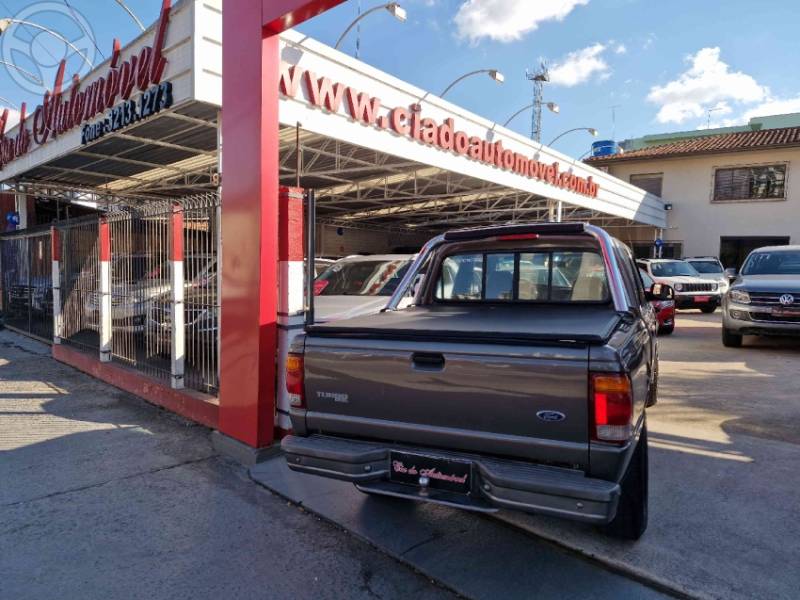 FORD - RANGER 2.5 XL 4X2 CD 8V TURBO INTERCOOLER DIESEL 4P MANUAL - 2000/2001 - CINZA - R$ 49.800,00