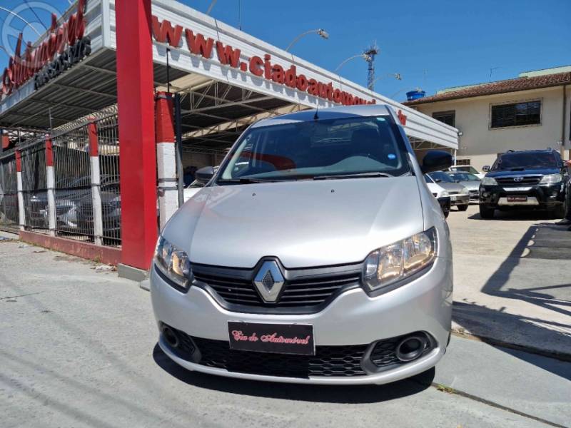 RENAULT - SANDERO 1.0 AUTHENTIQUE 16V FLEX 4P MANUAL - 2014/2015 - PRATA - R$ 37.900,00