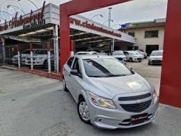 CHEVROLET - ONIX 1.0 MPFI JOY 8V FLEX 4P MANUAL - 2017/2018 - PRATA - R$ 46.900,00