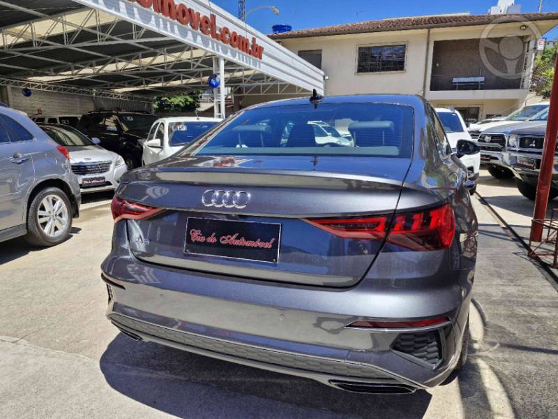 AUDI - A3 2.0 TFSI PERFORMANCE BLACK SEDAN 4P AUTOMÁTICA - 2022/2023 - CINZA - R$ 199.000,00
