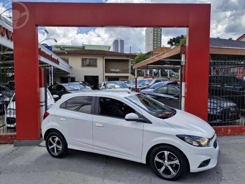 CHEVROLET - ONIX 1.4 MPFI LTZ 8V FLEX 4P MANUAL - 2018/2018 - BRANCA - R$ 67.900,00