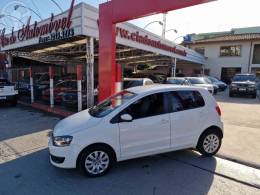 VOLKSWAGEN - FOX 1.0 MI TREND 8V FLEX 4P MANUAL - 2012/2013 - BRANCA - R$ 37.900,00