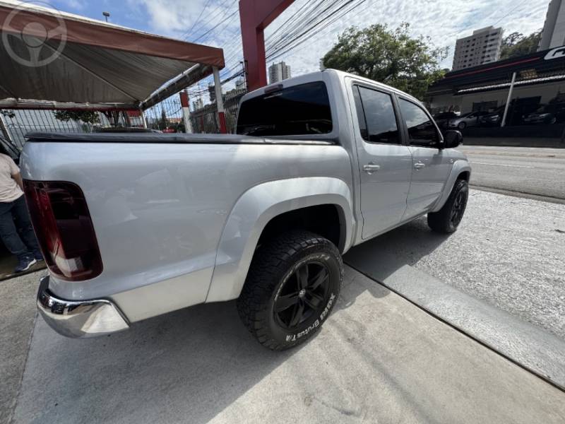 VOLKSWAGEN - AMAROK 2.0 HIGHLINE 4X4 CD 16V TURBO INTERCOOLER DIESEL 4P AUTOMÁTICO - 2017/2018 - PRETA - R$ 154.000,00