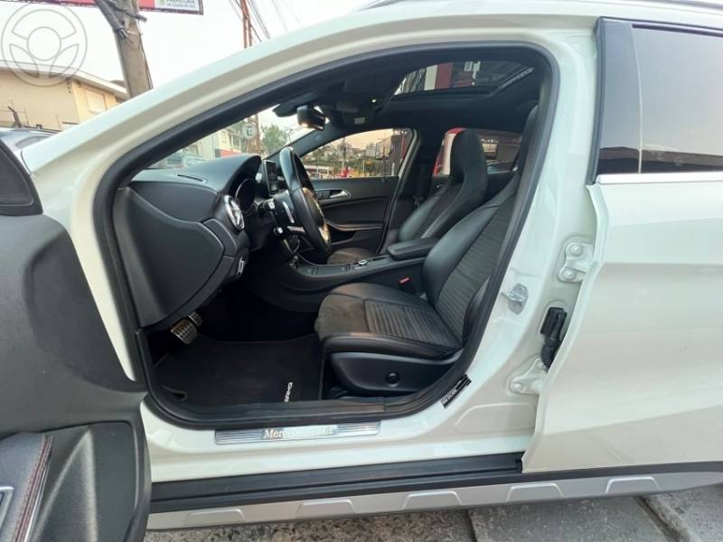 MERCEDES-BENZ - GLA 250 2.0 16V TURBO SPORT 4P AUTOMÁTICO - 2015/2016 - BRANCA - R$ 134.000,00