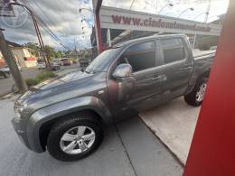 VOLKSWAGEN - AMAROK 2.0 HIGHLINE 4X4 CD 16V TURBO INTERCOOLER DIESEL 4P AUTOMÁTICO - 2016/2017 - CINZA - R$ 136.000,00