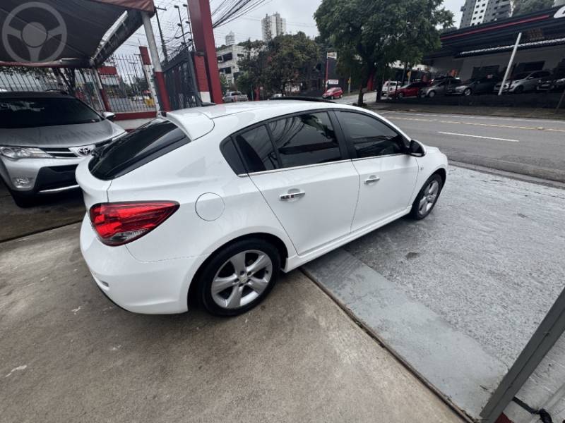 CHEVROLET - CRUZE 1.8 LTZ SPORT6 16V FLEX 4P AUTOMÁTICO - 2013/2014 - BRANCA - R$ 66.900,00