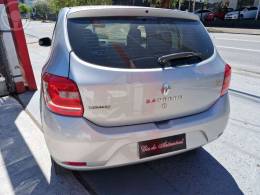 RENAULT - SANDERO 1.0 AUTHENTIQUE 16V FLEX 4P MANUAL - 2014/2015 - PRATA - R$ 37.900,00