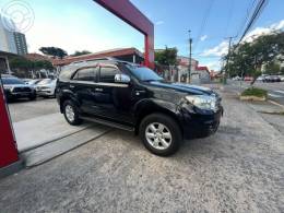 TOYOTA - HILUX SW4 2.7 SR 4X2 16V 4P AUTOMÁTICO - 2010/2010 - PRETA - R$ 98.000,00