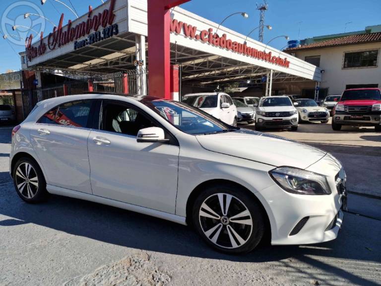MERCEDES-BENZ - A 200 1.6 TURBO 16V FLEX 4P AUTOMÁTICO - 2017/2018 - BRANCA - R$ 119.000,00