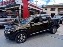 FIAT - TORO 2.0 16V TURBO DIESEL VOLCANO 4WD AUTOMÁTICO - 2016/2017 - MARROM - R$ 95.000,00