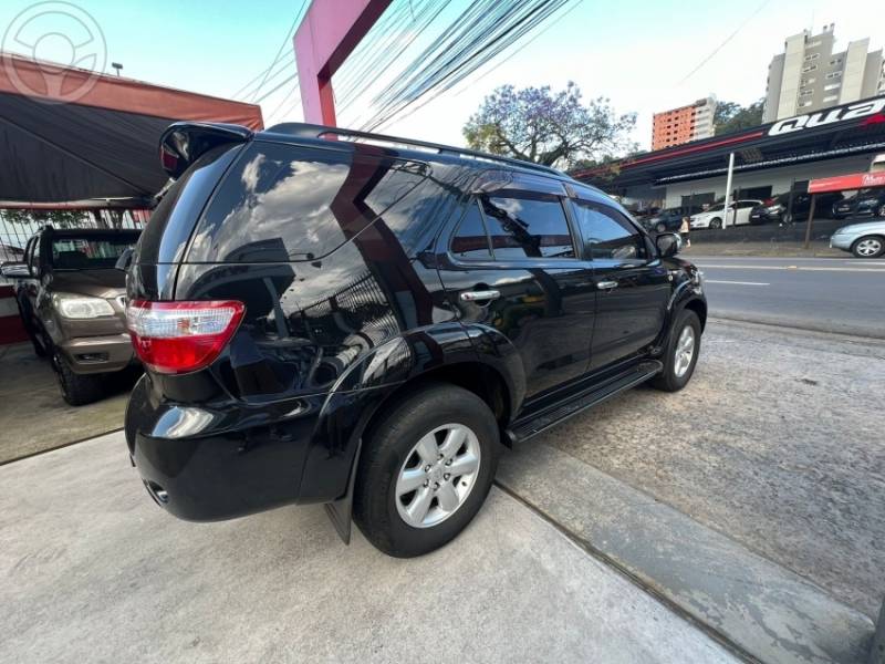 TOYOTA - HILUX SW4 2.7 SR 4X2 16V 4P AUTOMÁTICO - 2010/2010 - PRETA - R$ 98.000,00