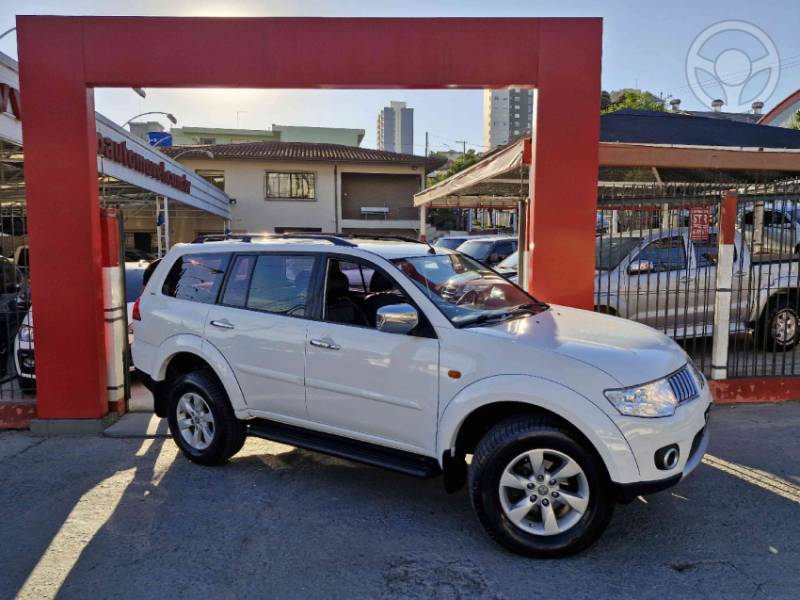 MITSUBISHI - PAJERO DAKAR 3.2 HPE 4X4 7 LUGARES 16V TURBO INTERCOOLER DIESEL 4P AUTOMÁTICO - 2011/2012 - BRANCA - R$ 99.900,00