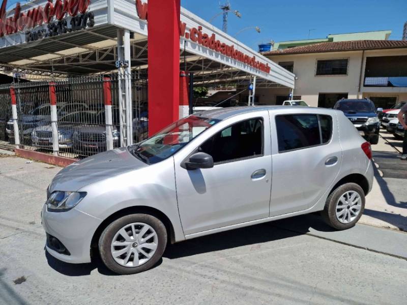 RENAULT - SANDERO 1.0 AUTHENTIQUE 16V FLEX 4P MANUAL - 2014/2015 - PRATA - R$ 37.900,00