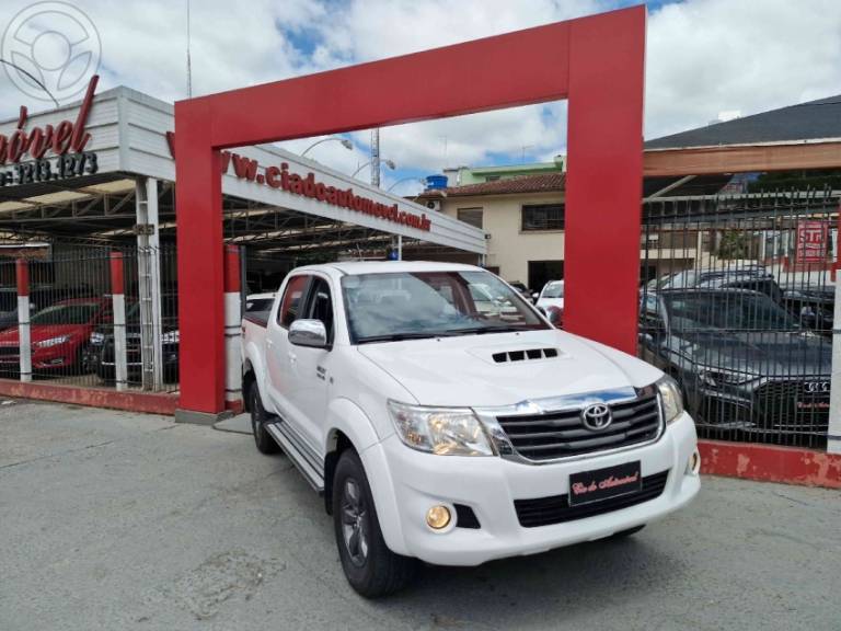 TOYOTA - HILUX 3.0 SR 4X4 CD 16V TURBO INTERCOOLER DIESEL 4P AUTOMÁTICO - 2014/2015 - BRANCA - R$ 139.000,00